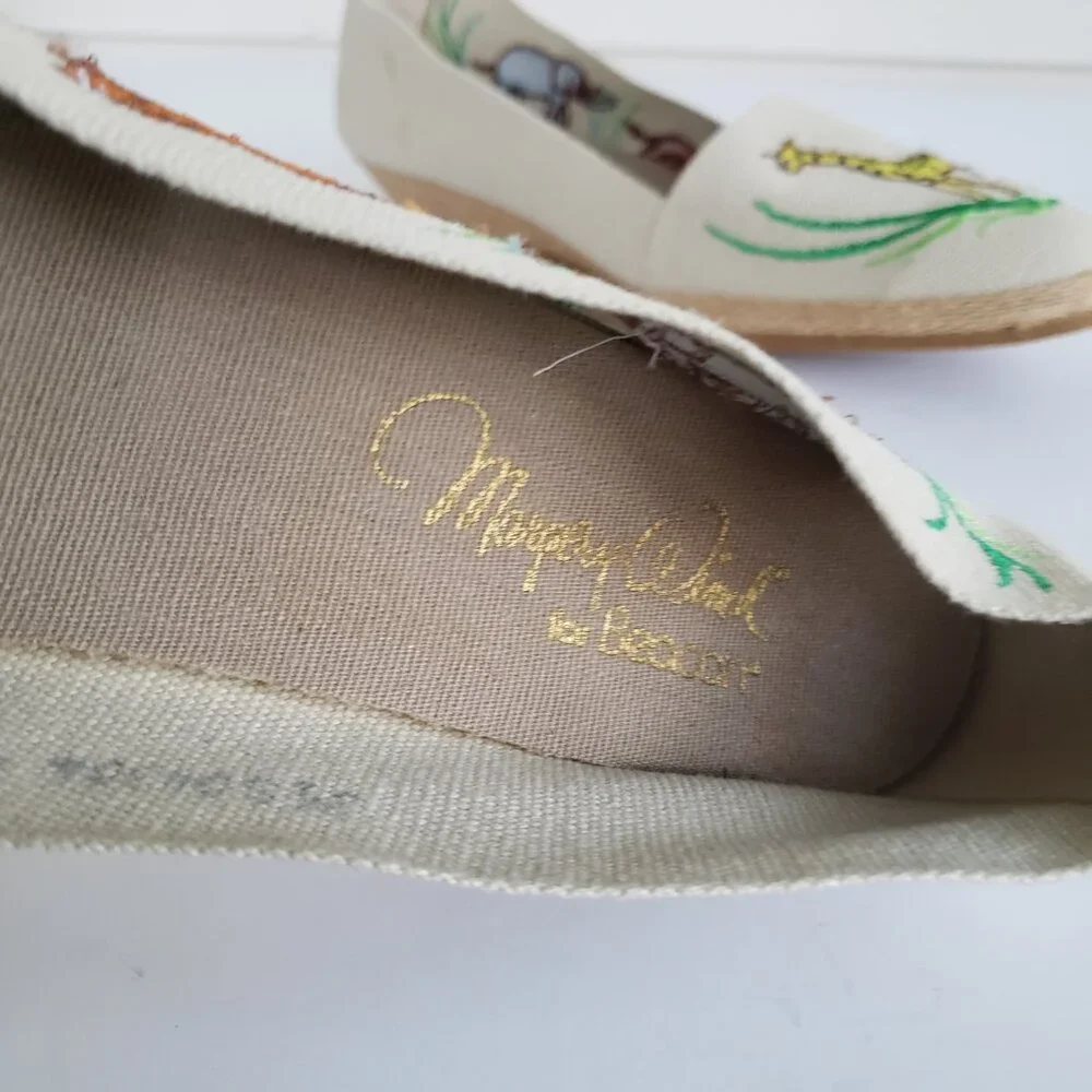 Vintage 70s/80s Margery Wind by Beacon wild animals embroidered canvas shoes